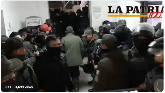 Policías De Base De Oruro (Bolivia) Declararon Motín Policial