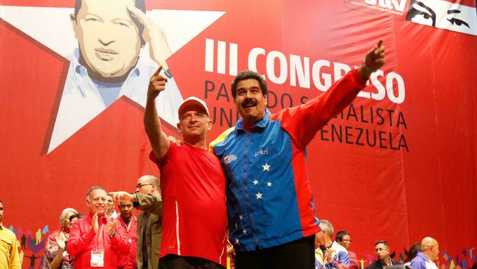 Hugo Carvajal (izq) y el presiente venezolano, Nicolás Maduro, en un congreso del partido gobernante el 27 de julio del año 2014 en Caracas Presidencia de Venezuela AFP/Archivos