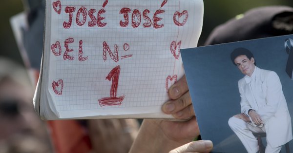 Preparan Los Restos De José José Para Traslado A México
